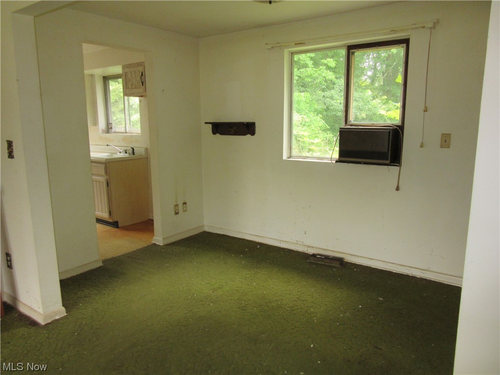 5803 Lake Road Mentor, OH 44060 - Photo 4 of 13 Dining Room