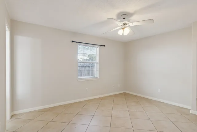 $1,950 | 1861 Dolphin Drive, Seabrook, TX 77586