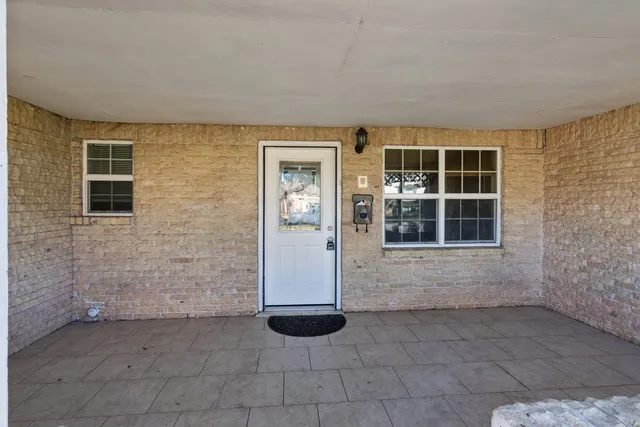 $1,950 | 1861 Dolphin Drive, Seabrook, TX 77586