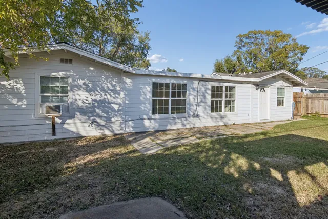 $1,950 | 1861 Dolphin Drive, Seabrook, TX 77586