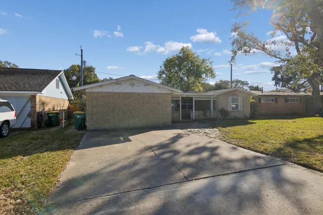 $1,950 | 1861 Dolphin Drive, Seabrook, TX 77586