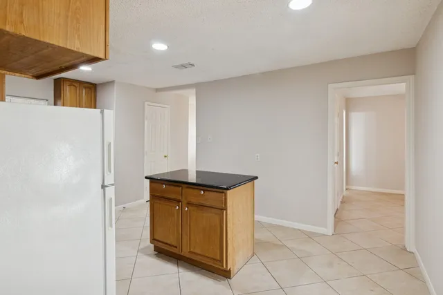 $1,950 | 1861 Dolphin Drive, Seabrook, TX 77586