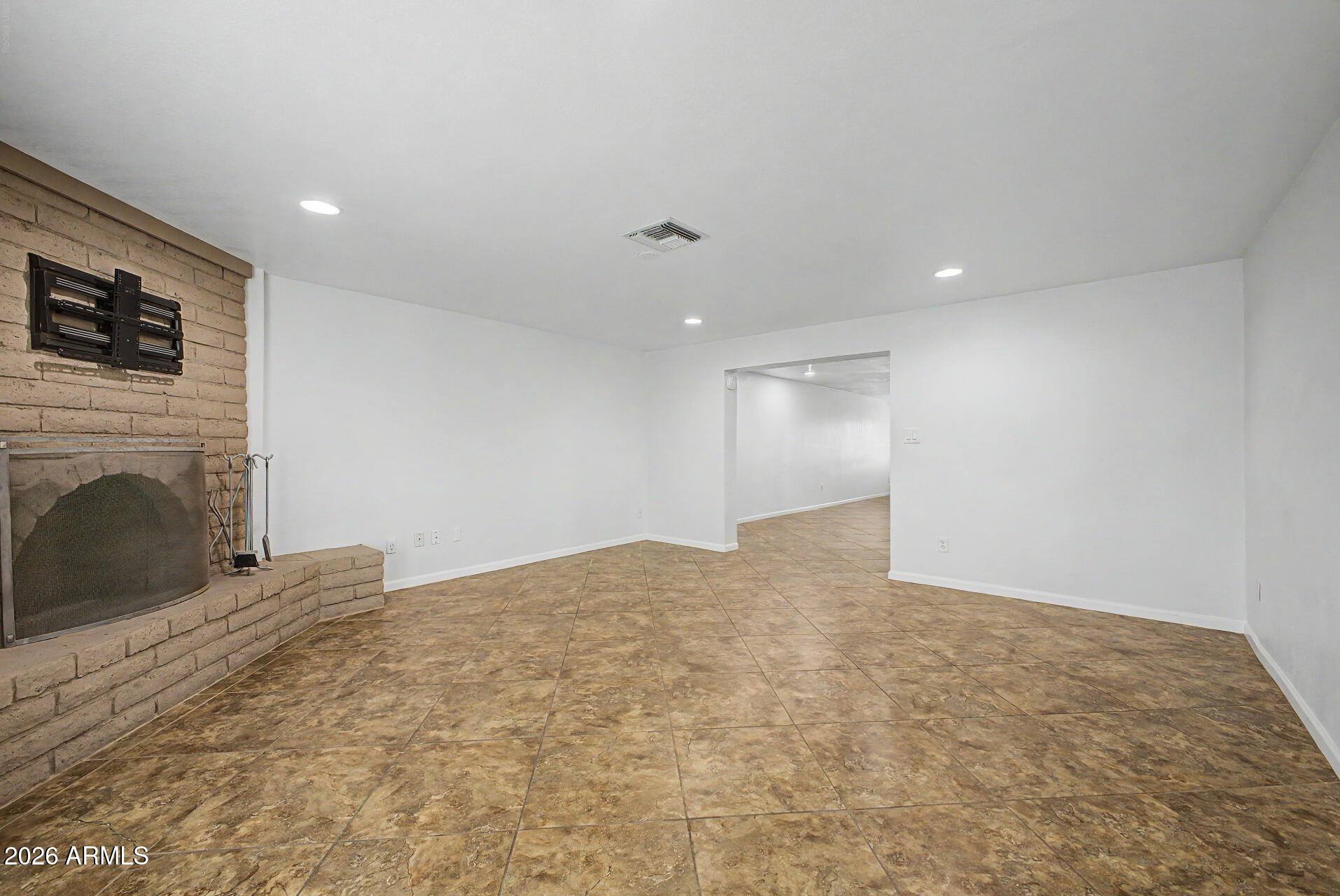 3519 East Hearn Road Phoenix, AZ 85032 - Photo 7 of 40