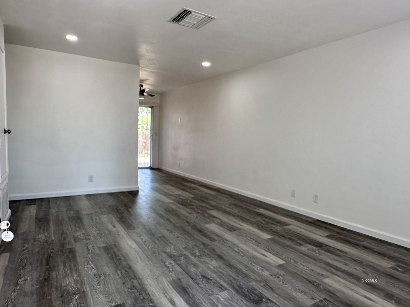 241 South Richmond Road Ridgecrest, CA 93555 - Photo 3 of 28 Gallery Image 3