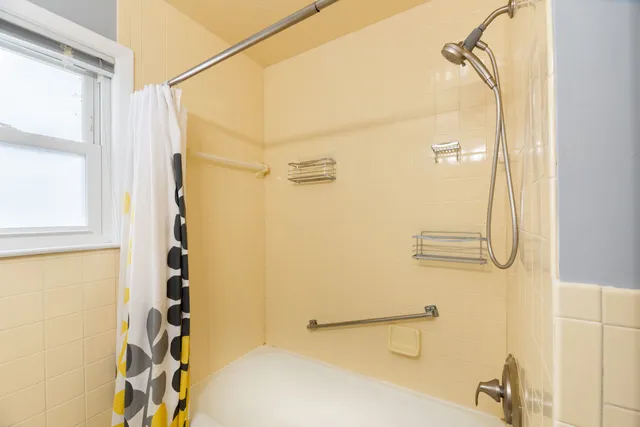 $3,200 | 114 North Forest Avenue, Palatine, IL 60074