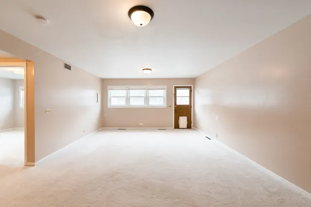 $3,200 | 114 North Forest Avenue, Palatine, IL 60074