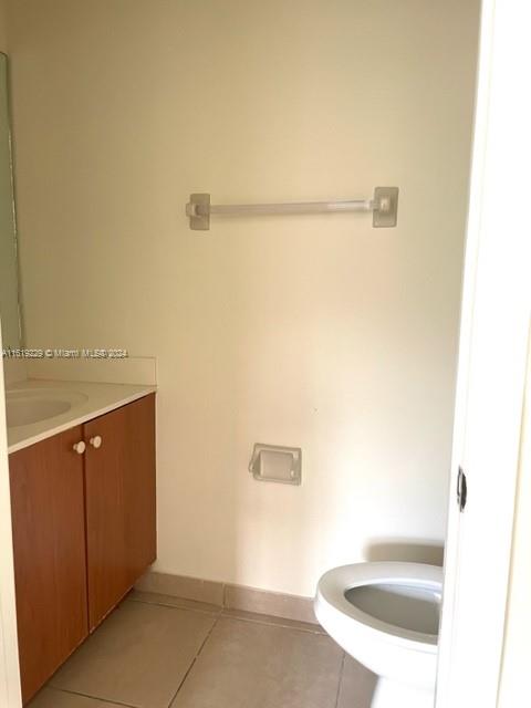 2133 Northeast 7th Street, Unit 2133 Homestead, FL 33033 - Photo 3 of 28 a bathroom with a shower