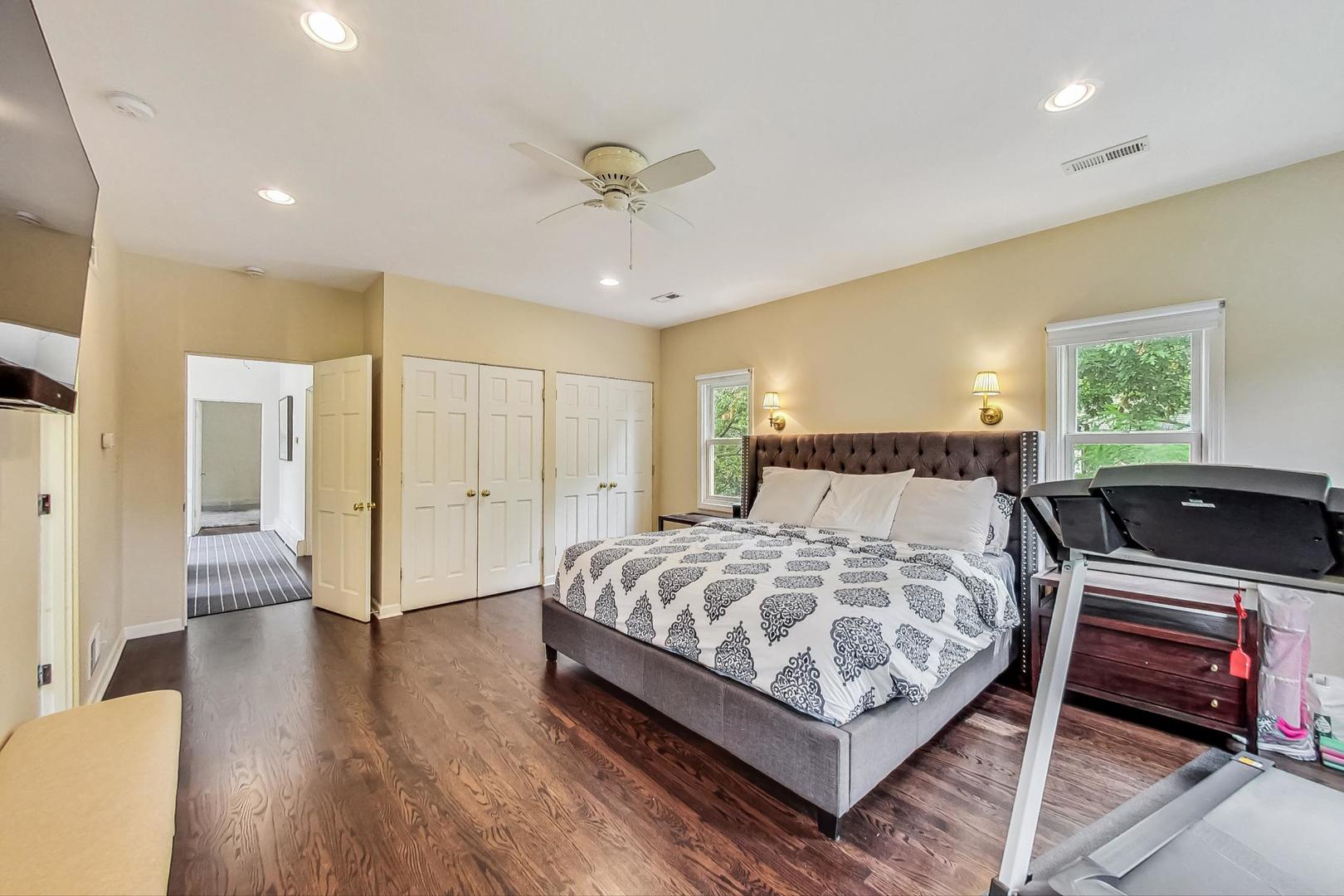 1701 Walnut Avenue Wilmette, IL 60091 - Photo 15 of 30 a bedroom with a bed and a couch