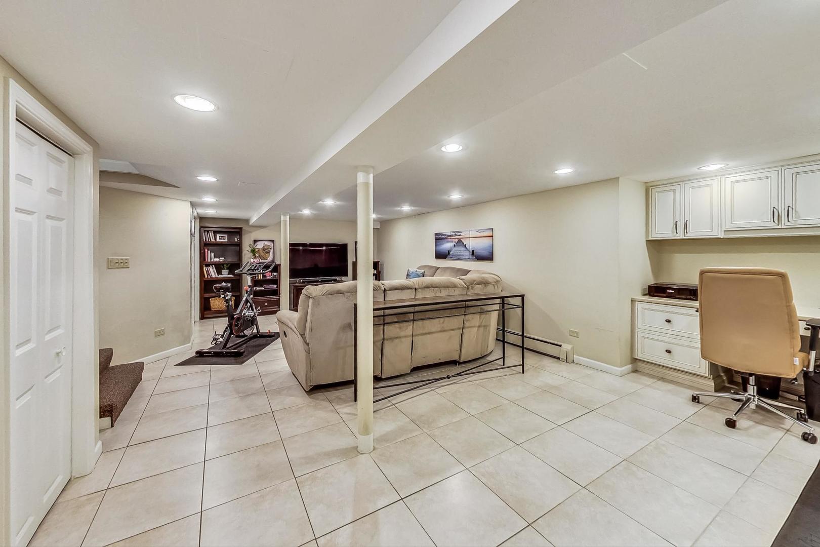 1701 Walnut Avenue Wilmette, IL 60091 - Photo 24 of 30 a view of kitchen with furniture and window