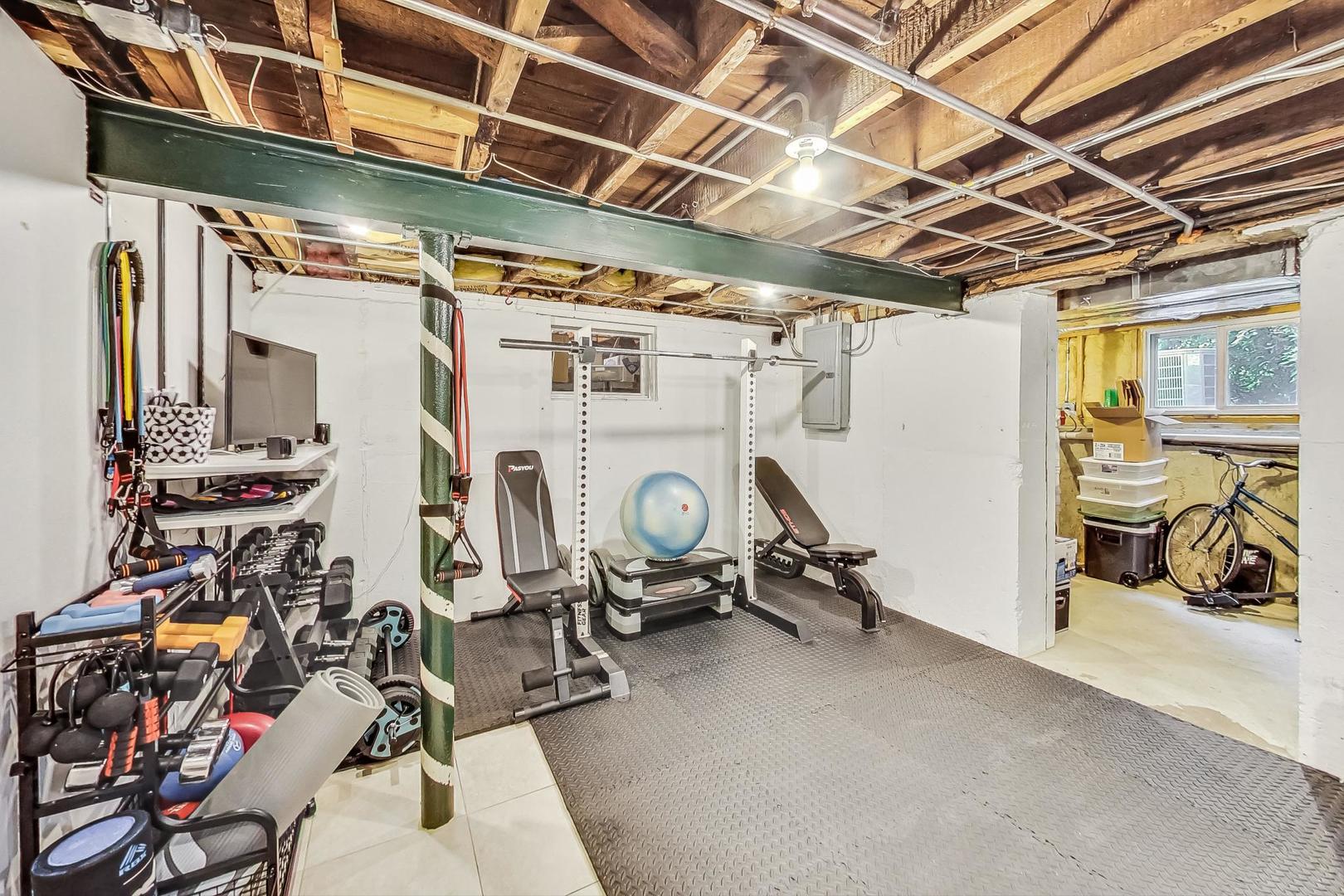 1701 Walnut Avenue Wilmette, IL 60091 - Photo 26 of 30 a view of a room with gym equipment