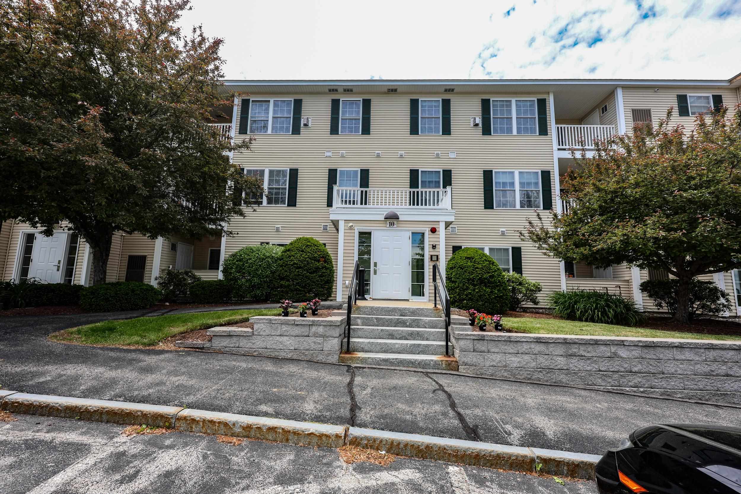 10 Vista Ridge Drive, Unit 8 Londonderry, NH 03053 - Photo 19 of 27