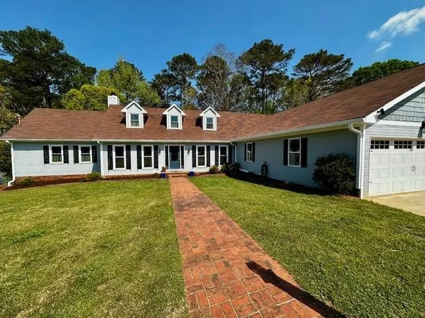 $774,900 | 110 Thomas Drive, LaGrange, GA 30240
