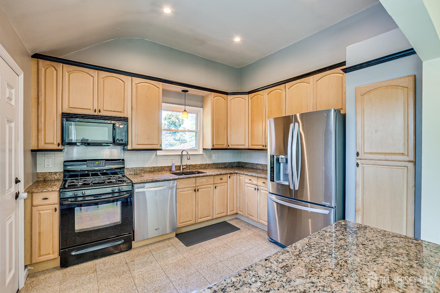 17 Pearl Road East Brunswick, NJ 08816 - Photo 17 of 43 Gallery Image 17