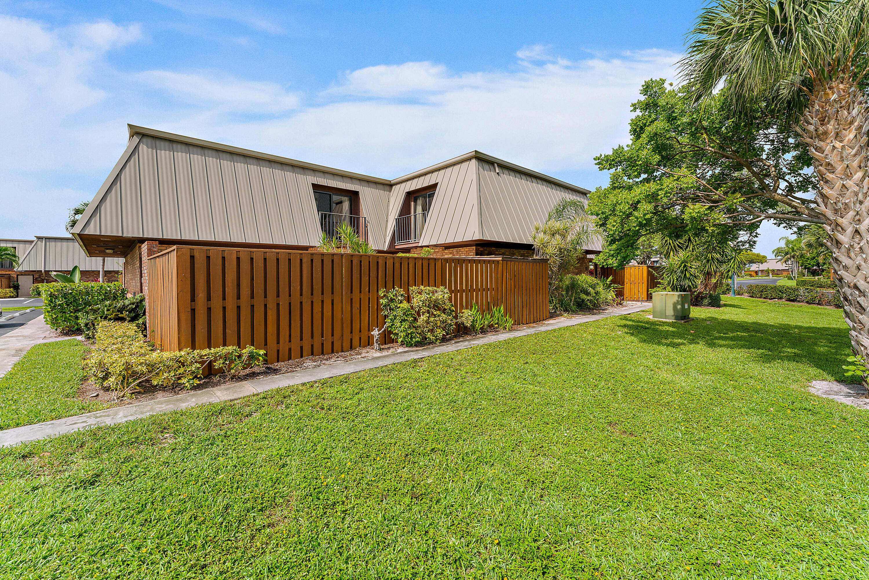 a front view of house with yard