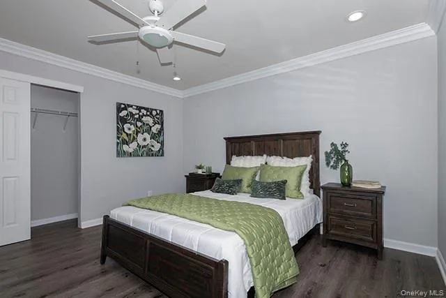 $2,605 | 150 Lake Pointe Drive, Unit 150, Middle Island, NY 11953