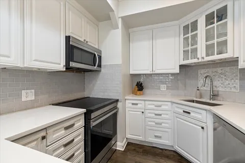 $800,000 | 1882 North Poe Street, Chicago, IL 60614
