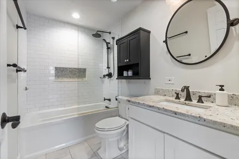 $800,000 | 1882 North Poe Street, Chicago, IL 60614