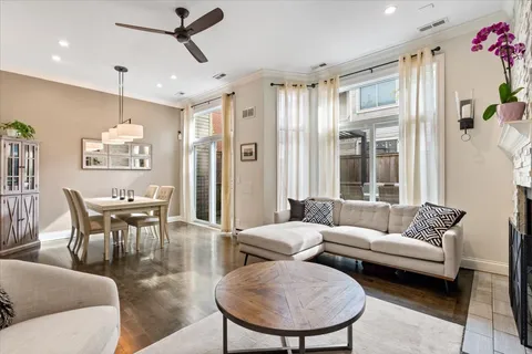 $800,000 | 1882 North Poe Street, Chicago, IL 60614