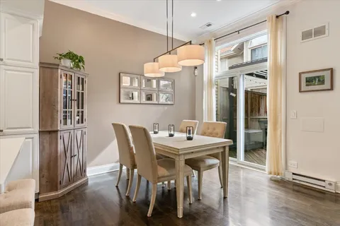 $800,000 | 1882 North Poe Street, Chicago, IL 60614