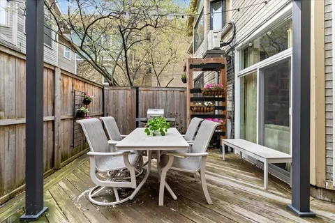 $800,000 | 1882 North Poe Street, Chicago, IL 60614