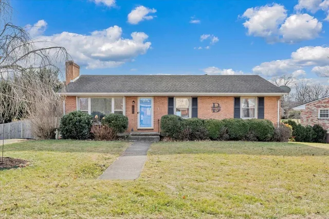 $305,000 | 4336 Fontaine Drive, Roanoke, VA 24018