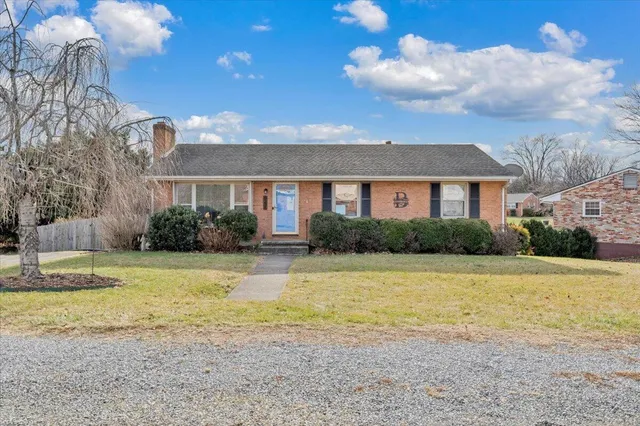 $305,000 | 4336 Fontaine Drive, Roanoke, VA 24018