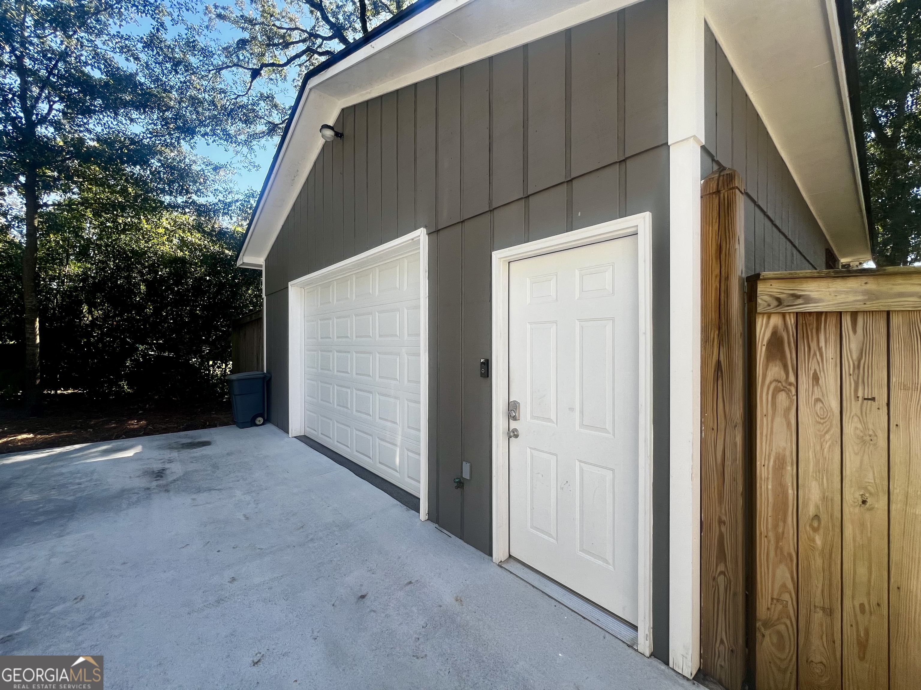 203 Smithfield Road Dublin, GA 31021 - Photo 38 of 44 a backyard of a house