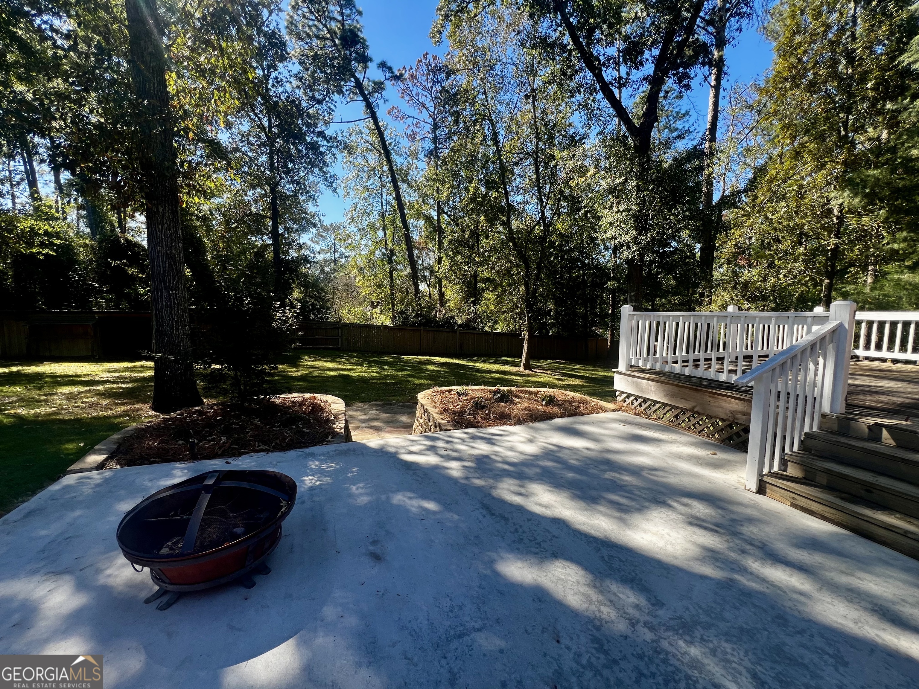 203 Smithfield Road Dublin, GA 31021 - Photo 44 of 44 a view of a backyard with sitting area