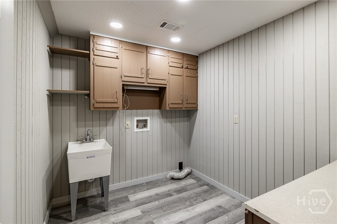 65 Lexington-Carlton Road Lexington, GA 30648 - Photo 13 of 48 laundry room