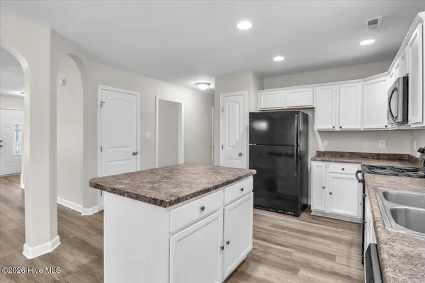 $2,500 | 394 Ridge Road, Jacksonville, NC 28540