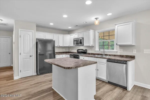 $2,500 | 394 Ridge Road, Jacksonville, NC 28540