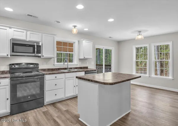 $2,500 | 394 Ridge Road, Jacksonville, NC 28540