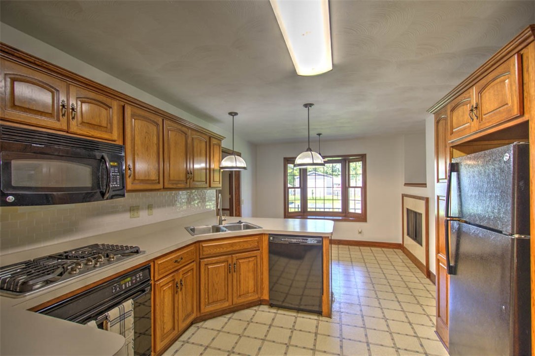 309 North Walnut Street Assumption, IL 62510 - Photo 12 of 35