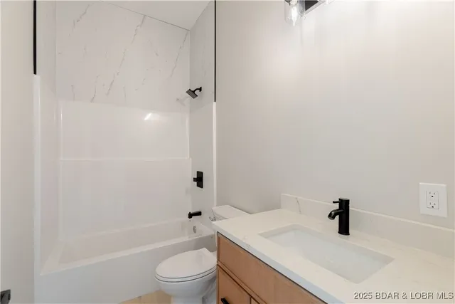 $2,490,000 | 205 Beachnut Drive, Sunrise Beach, MO 65079