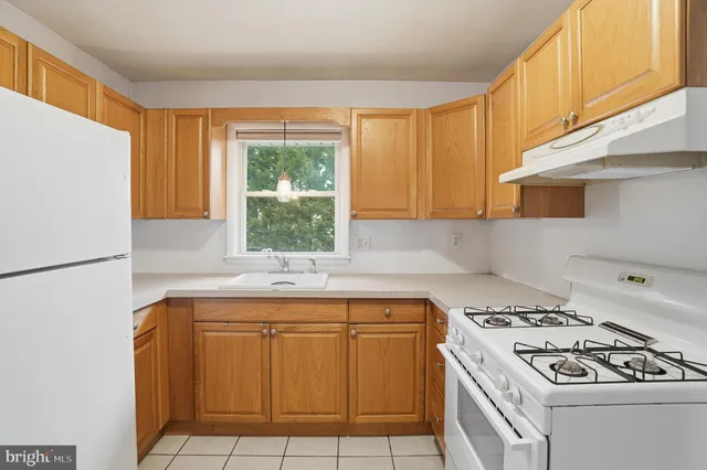 $340,000 | 1431 Oak Hill Drive, Wilmington, DE 19805