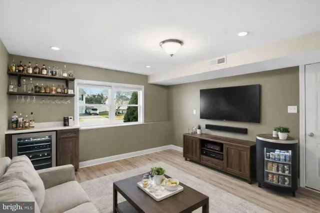 $340,000 | 1431 Oak Hill Drive, Wilmington, DE 19805