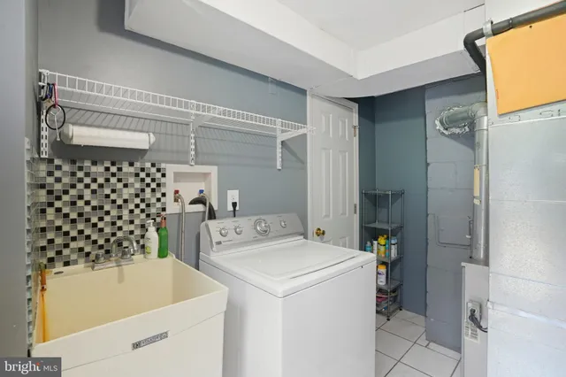 $340,000 | 1431 Oak Hill Drive, Wilmington, DE 19805