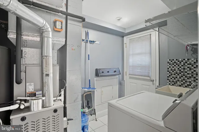 $340,000 | 1431 Oak Hill Drive, Wilmington, DE 19805