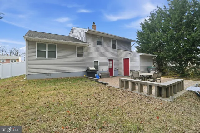 $340,000 | 1431 Oak Hill Drive, Wilmington, DE 19805