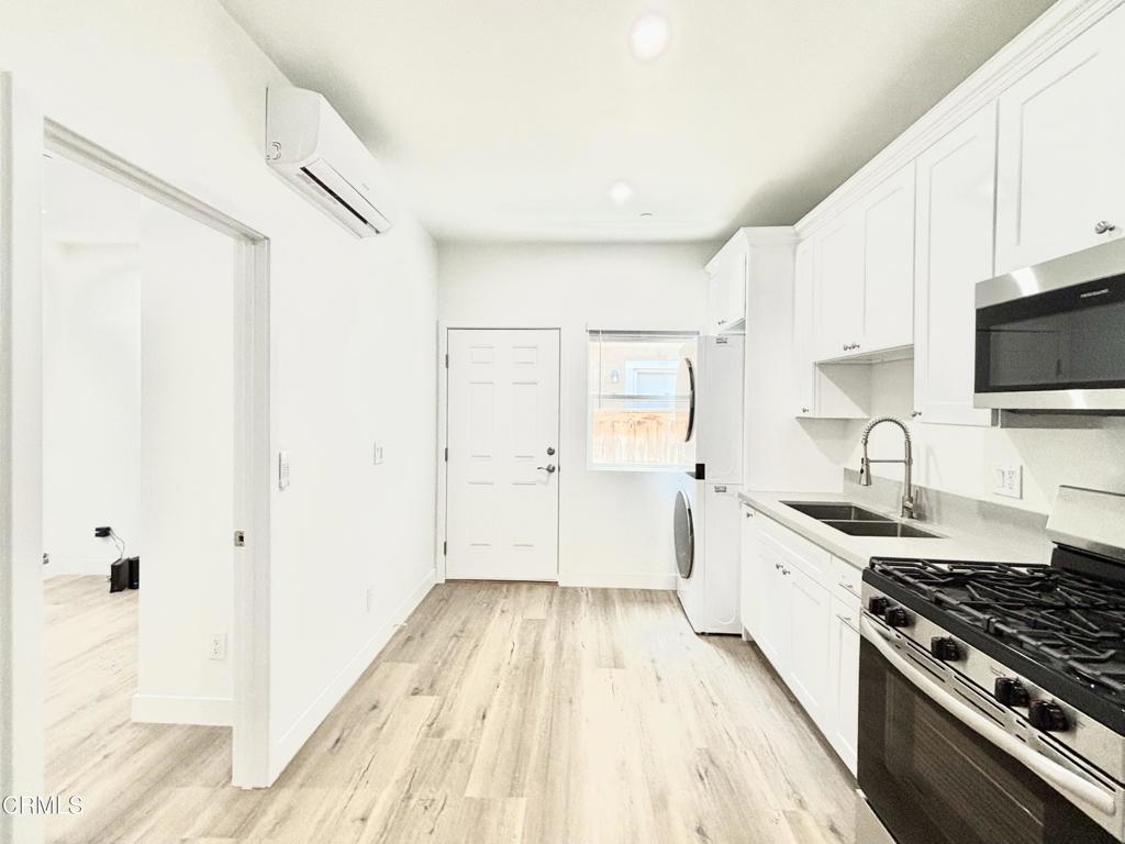 351 Huerta Street, Unit 2 Oxnard, CA 93030 - Photo 1 of 19