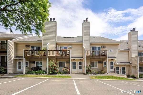 $275,000 | 8 Rose Lane, Unit 1810, Danbury, CT 06811
