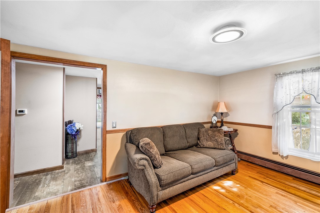 137 Strawberry Field Road Warwick, RI 02886 - Photo 11 of 31 Gallery Image 11