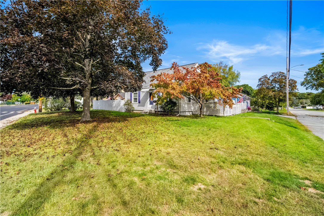 137 Strawberry Field Road Warwick, RI 02886 - Photo 2 of 31 Gallery Image 2