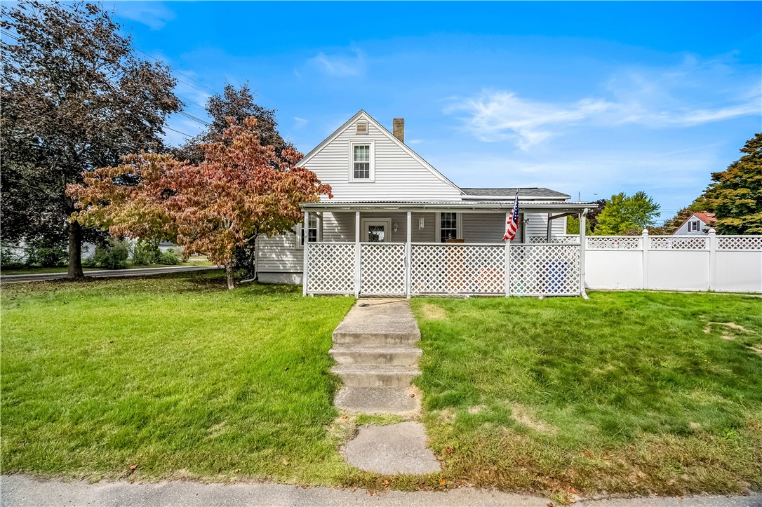 137 Strawberry Field Road Warwick, RI 02886 - Photo 4 of 31 Gallery Image 4