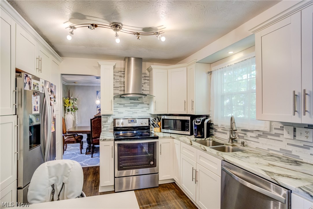 5700 Rousseau Drive Parma, OH 44129 - Photo 9 of 34