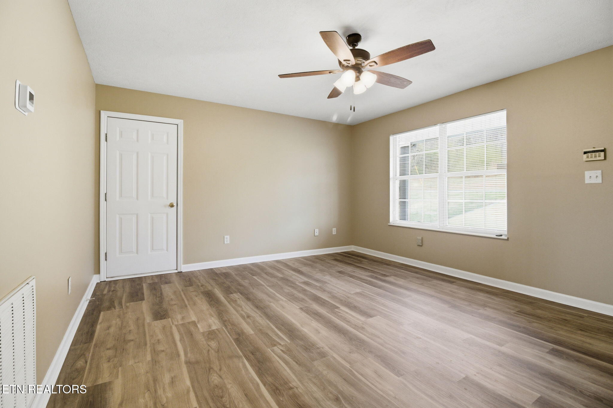 347 Ritz View Drive, Unit A AND B Blaine, TN 37709 - Photo 21 of 37 28-web-or-mls-DZ3A8544