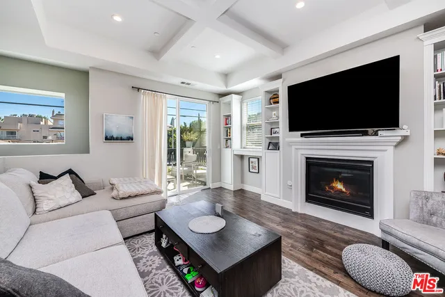 $1,095,000 | 4840 Cleon Avenue, Unit 108, North Hollywood, CA 91601