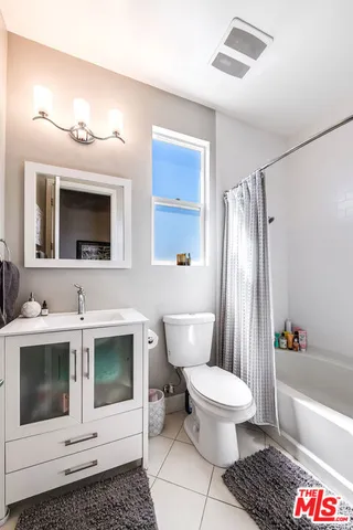 $1,095,000 | 4840 Cleon Avenue, Unit 108, North Hollywood, CA 91601