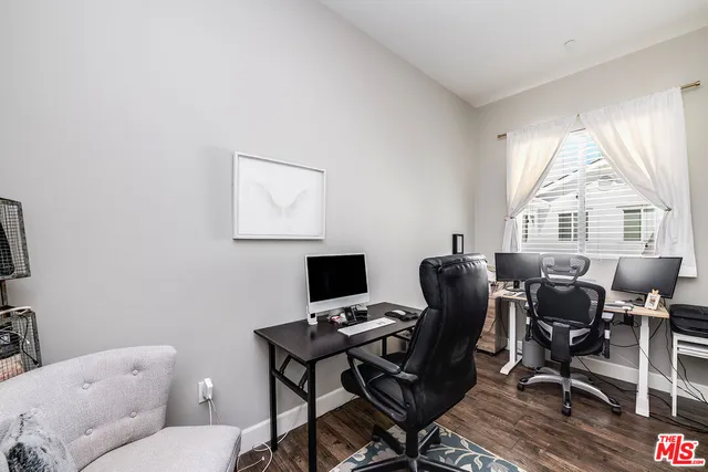 $1,095,000 | 4840 Cleon Avenue, Unit 108, North Hollywood, CA 91601