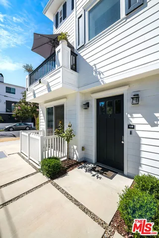 $1,095,000 | 4840 Cleon Avenue, Unit 108, North Hollywood, CA 91601